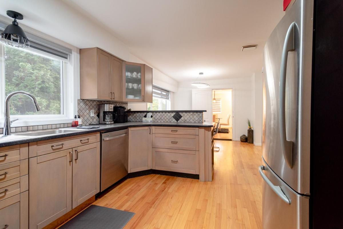 Spacious & Modern By The Beach White Rock Bagian luar foto