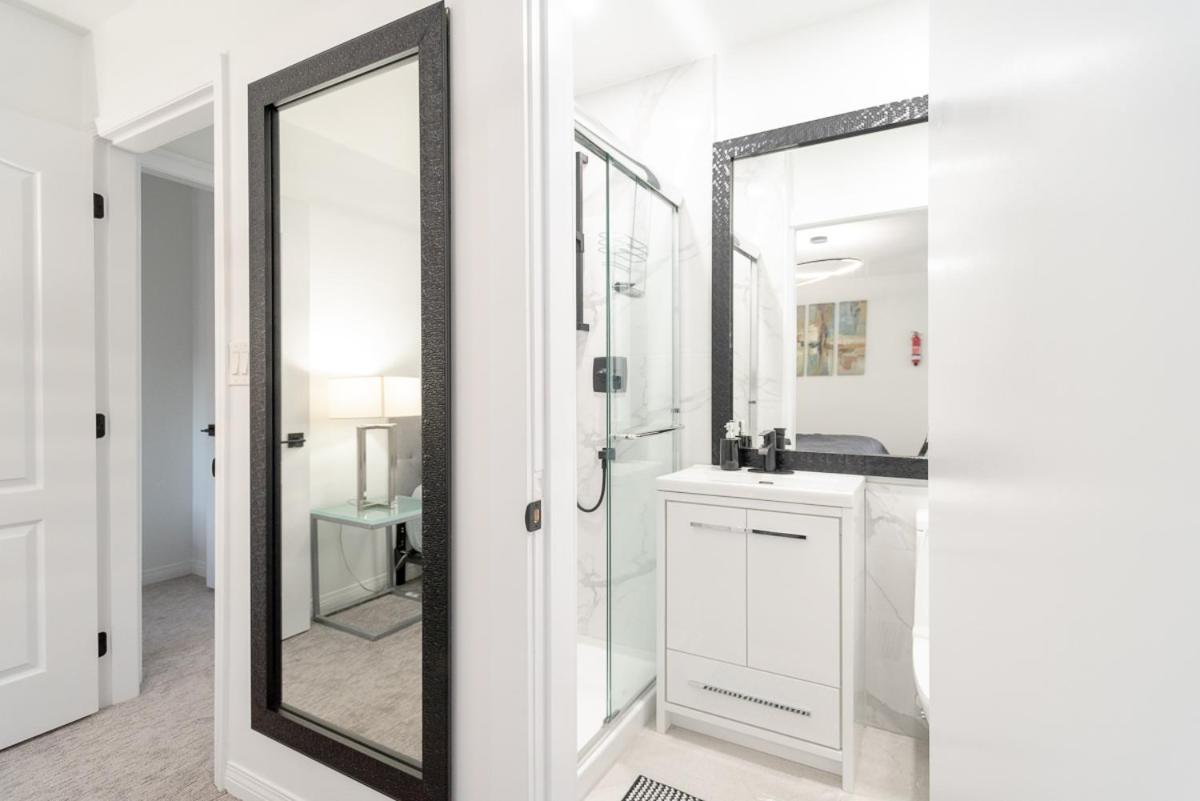 Spacious & Modern By The Beach White Rock Bagian luar foto