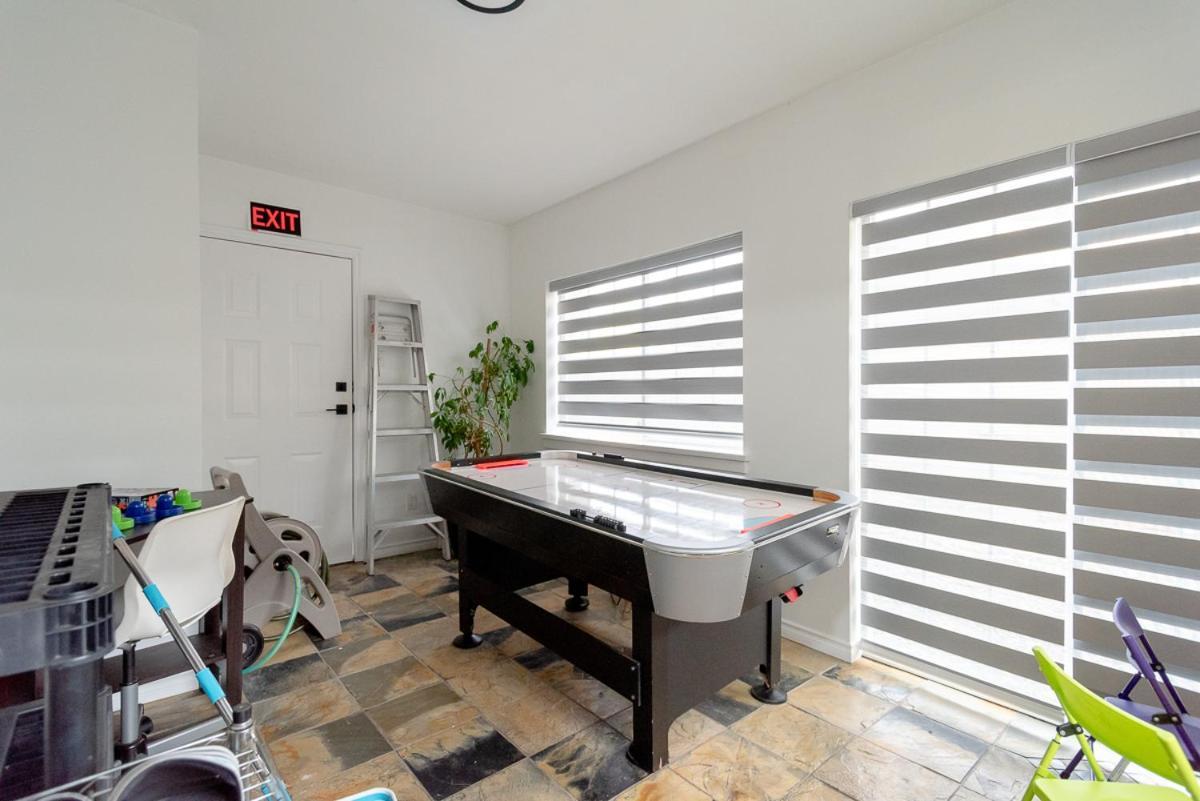 Spacious & Modern By The Beach White Rock Bagian luar foto