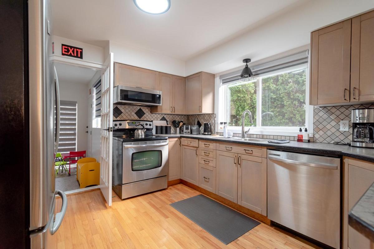 Spacious & Modern By The Beach White Rock Bagian luar foto