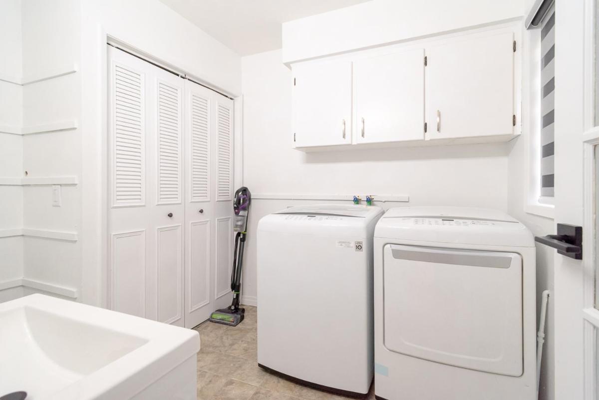 Spacious & Modern By The Beach White Rock Bagian luar foto