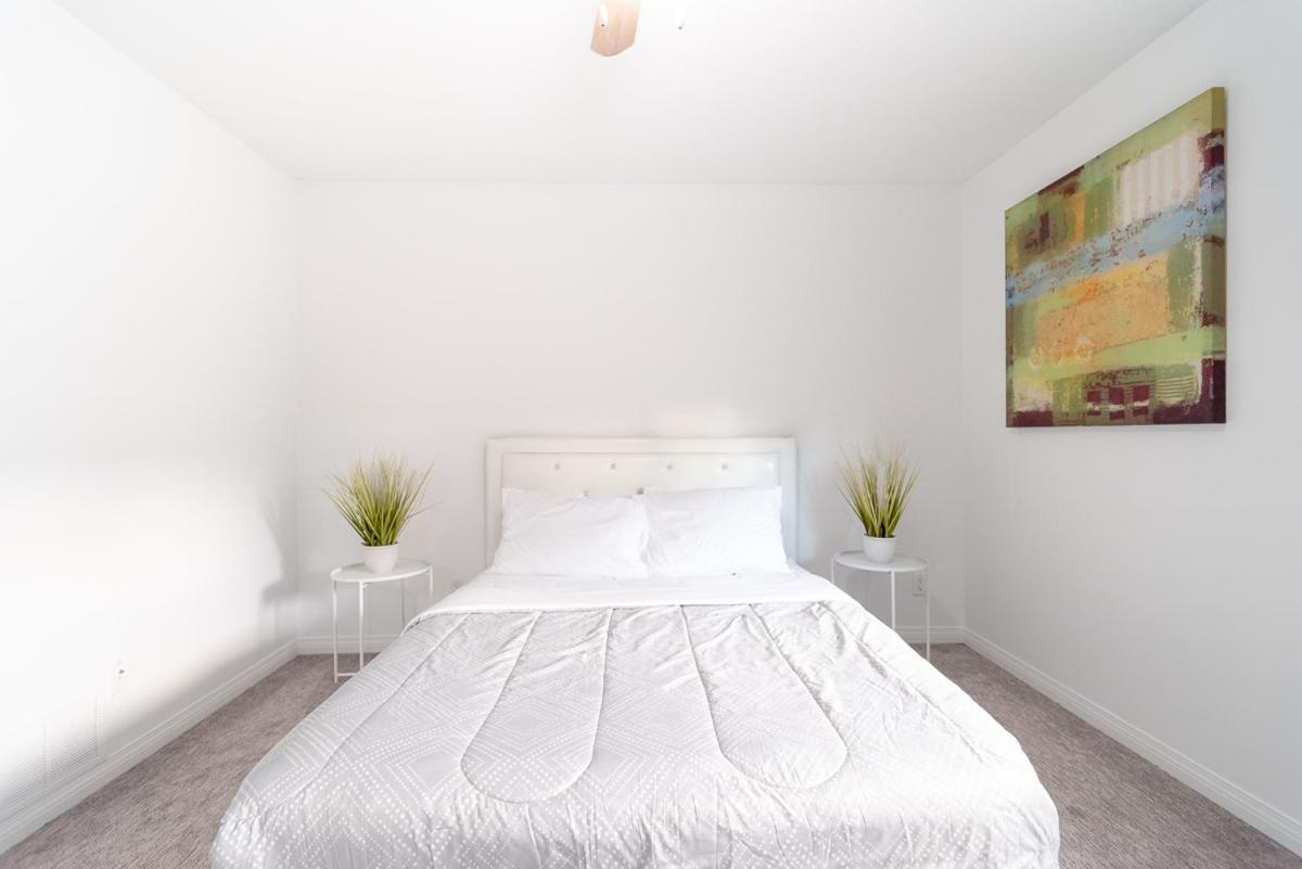 Spacious & Modern By The Beach White Rock Bagian luar foto