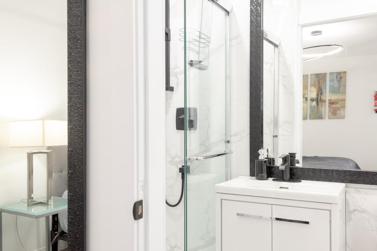 Spacious & Modern By The Beach White Rock Bagian luar foto